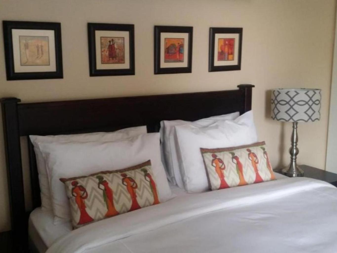 Sollunaa Guesthouse Sandton Room photo